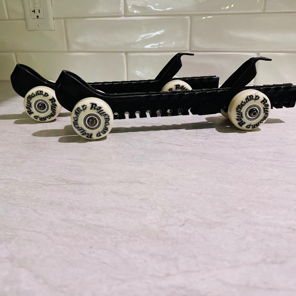 RollerGard Hockey Skate Guards with Wheels - Picture 1 of 4